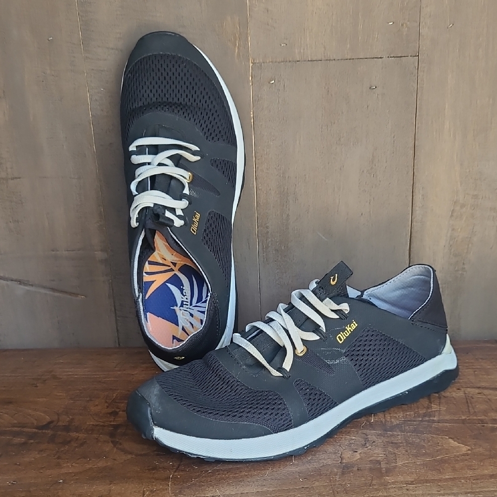 EUC OluKai Huia Sneakers Women's sz 9 Black Lightweight Trainer Shoes